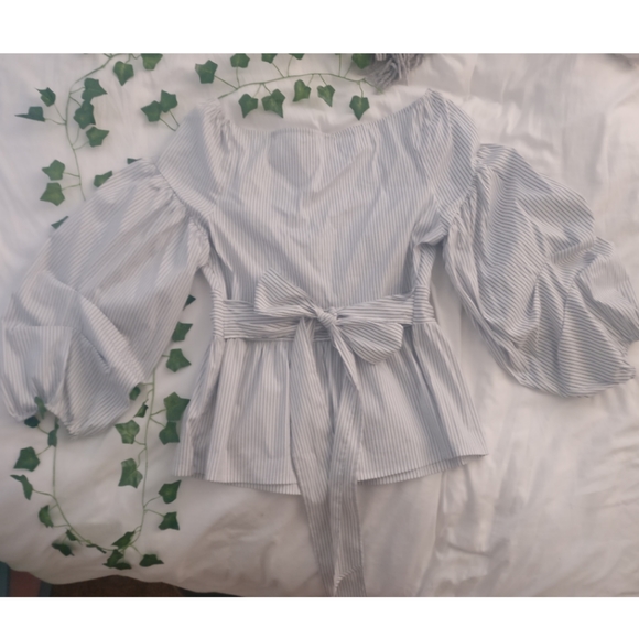 Pillow Sleeve Blouse - Picture 2 of 6